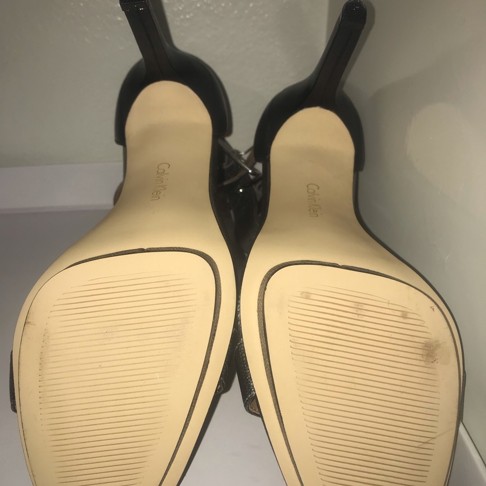 Calvin Klein Vable Metallic Silver Sandal Size 9 - Picture 5 of 5